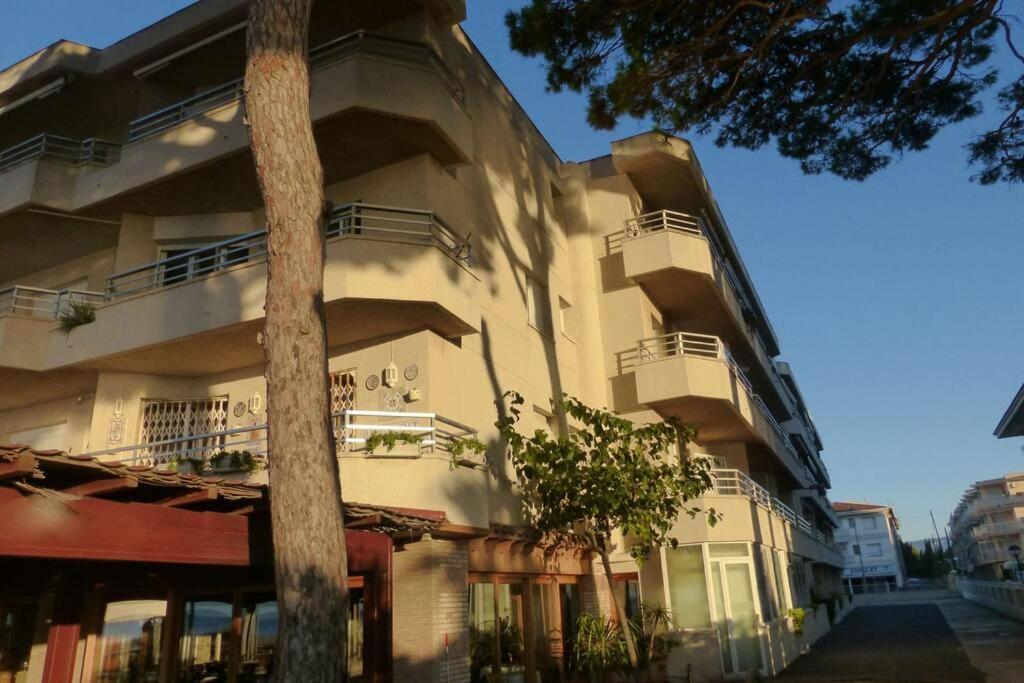 Apartamento A 1ª Linea De Mar, Vilafortuny Камбрильс Экстерьер фото